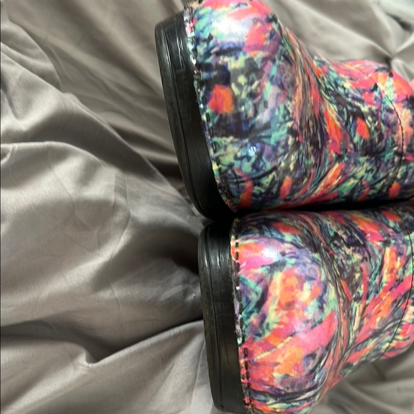 Dansko Red and Pink Mules Vibrant Floral Design size42 11.5-12 women - Picture 8 of 10